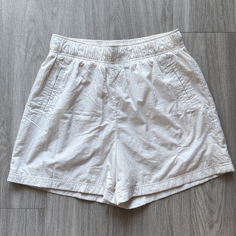 Nike Sportswear Essential Shorts
